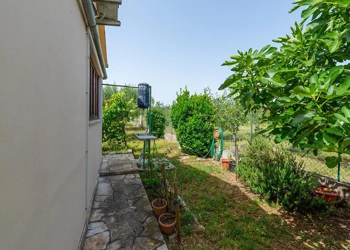 2 Bedroom Amazing Home In Pridraga