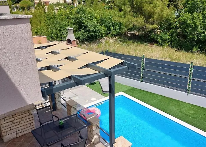 Mar-Ta Holiday Home